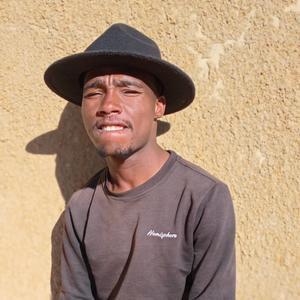 The Sorry Note (feat. Mbalie Thee Vocalist & Rea) (Explicit)