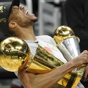 Giannis Flow (feat. Jayachincc & Staqhm) (Explicit)