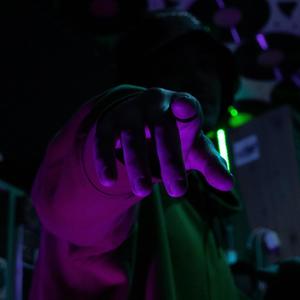 Hlava v oblacích (Explicit)