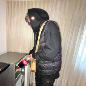 Los Pies en la Tierra (Explicit)