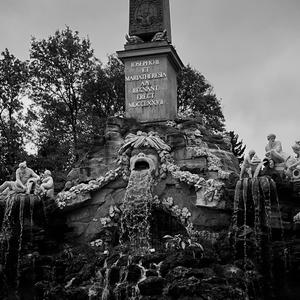 iM NOT OKAY (feat. levvy) (Explicit)