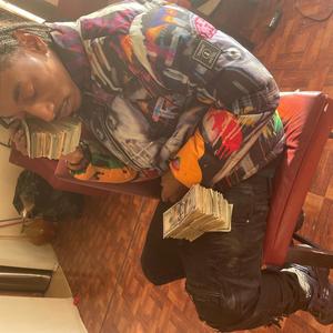 loving the Drip(feat. Dde RiiChy & Young God) (Explicit)