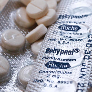 POR PARTES (feat. Lizank & joyasxfa) (Explicit)