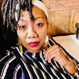 Mz.B Da Queen - Queen(feat. B-Fitz) (Radio Edit)