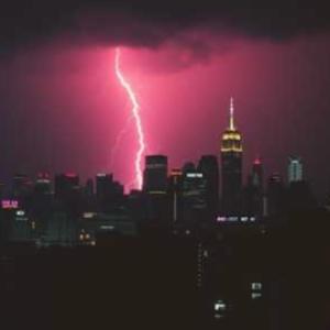 Som quebrado, fita velha, distorcida,