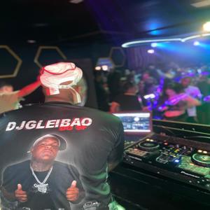 # DI MADRUGADA VC ME LIGA