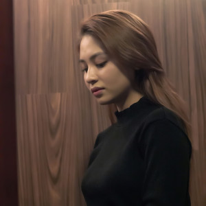 Mắt Em Còn Đang Ướt