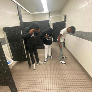 one knee (feat. YpKeem & Yst_.Khai) (Explicit)