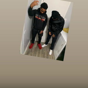 Paper planes (feat. Topoppreke) (Explicit)