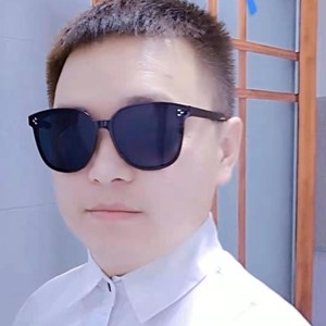 突然之间想起来见你的第一面