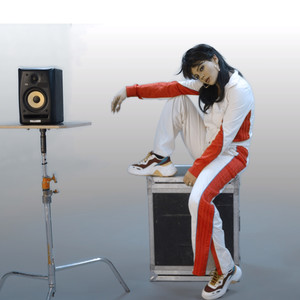 מדליקה אבל לא בשבת (מתוך הסדרה