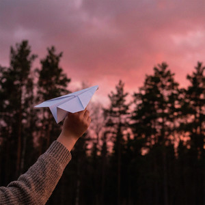 Бумажный самолет