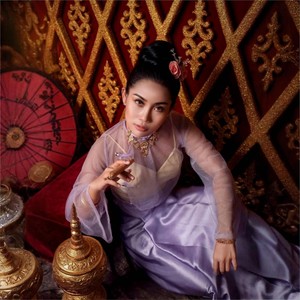 သံယောဇဥ်လေးတွေမပြတ်နိုင်သေးလို့