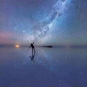 一个努力追梦的人 (伴奏)