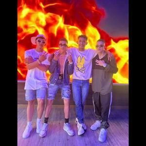 Travexxuras (feat. Bravo J, Sair & Dímelo Carsu) (Explicit)