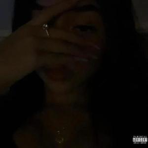UN RATITO (feat. Omilly & SUAV) (Explicit)