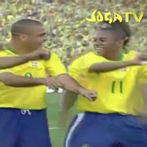 LA JOGA (feat. GWADA IZI & MAESTROO) (Radio Edit)