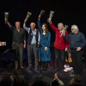 Suzanne 2025 (feat. Stef Bos, Harry Sacksioni, Jolien Damsma, Rob Chrispijn & Jan Borger) (Live versie De Kleine Komedie)