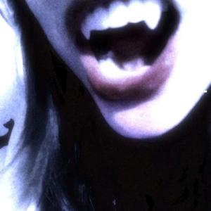 GRAVES (feat. Antii) (Explicit)