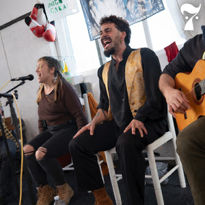 Llantos y Claveles (GUTARRAK Live)