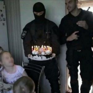 Sombre Harcèlement (Explicit)