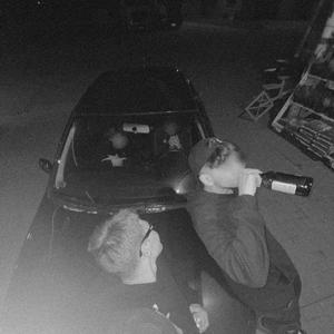 W PORE (yvngmateusz solo) (Explicit)