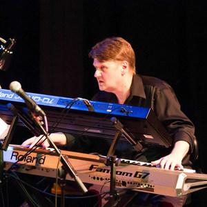 Downtown Funk(feat. Dave Markivee, Mike Markivee & Tom Byrne)