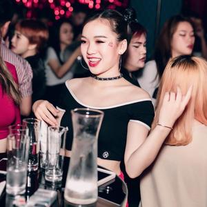 Những Thằng Khác Ngại Tán Em Tại Ngán Anh