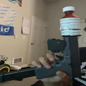 poles (feat. toseinah) (Explicit)