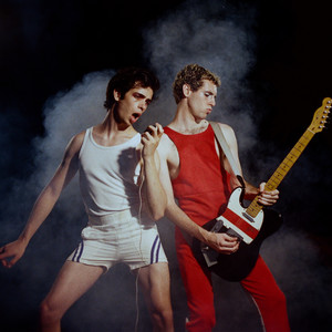 I'M ON THE FIRING LINE