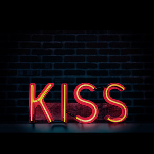 Kiss