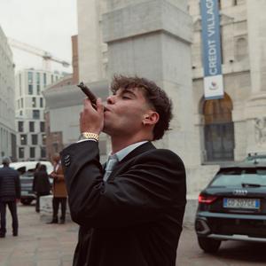 WINSTON CHURCHILL (feat. Dela) (Explicit)