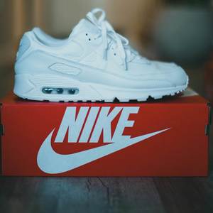Shoebox (Explicit)