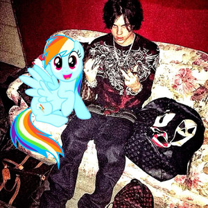 grave house (Explicit)