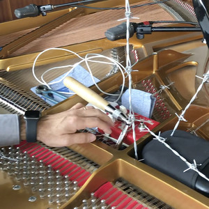 Il futuro cerca noi per piano spinato (feat. Tony Berchmans)