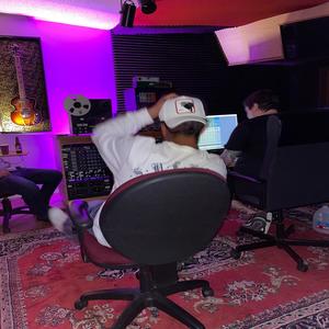 **** EVERYBODY (Explicit)