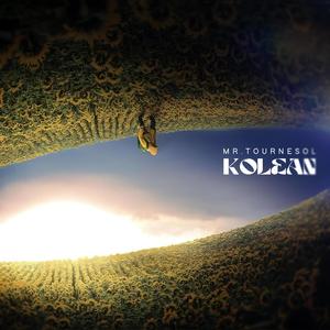 SEUL AVEC DES FLEURS AUTOUR... (Explicit)