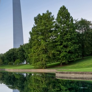 他们朝我扔泥巴