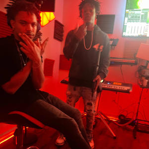 Walk round inna thong (Explicit)