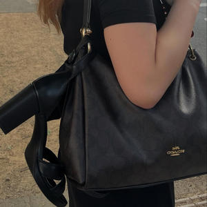 sunny.wav_v1 (feat. Julian Beyhl)