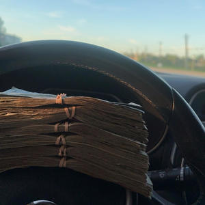 Hit the road (feat. 33scoo) (Explicit)