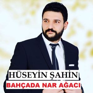 Bahçada Nar Ağacı