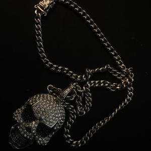 Out my head (feat. Koda dakota) (Explicit)