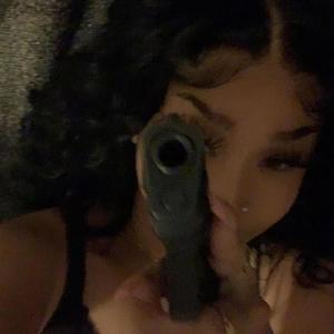 chrome heartz(feat. trvpstar vee) (Explicit)