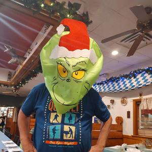 It's Christmas Time (and I wanna go home)