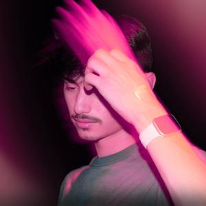 Polaroid (feat. Angeluv)