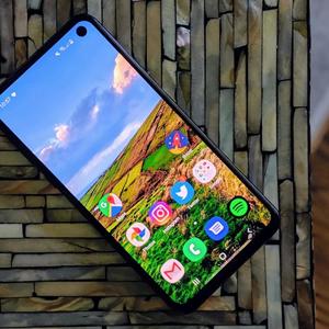 Phone(feat. Tuzzy Mayana)