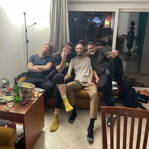 Kdo ví (feat. Rainer, Adam Koš, rez & Sváťa)