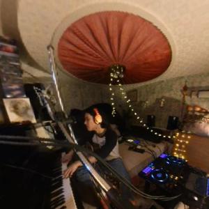 Pussy (feat. DJ White Shadow & 鄒陶 SVT) (Explicit)