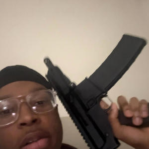 Who tf is Glee / 1091 vonoff1700 (Explicit)